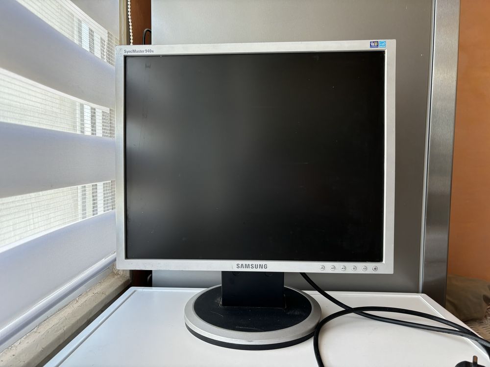 Монитор Samsung 940N гр. София Център • OLX.bg