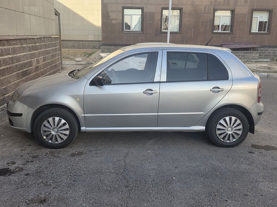 Продам машину Skoda fabia