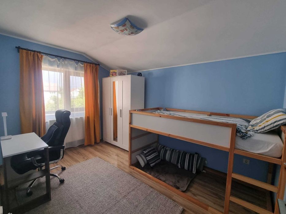 Inchiriere vila 4 camere, 2 bai, terasa, zona linistita