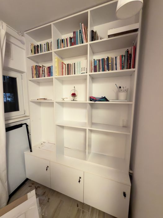 Biblioteca cu dulap