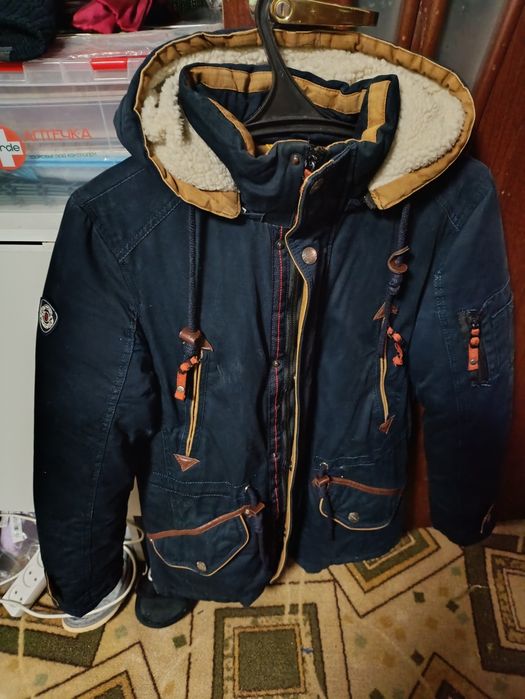 Продам куртки 44-46 размер