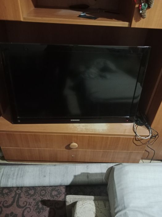 Продам б.у телевизор