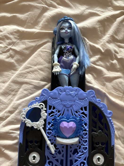 Продам куклу Monster High, Abbey Bominable