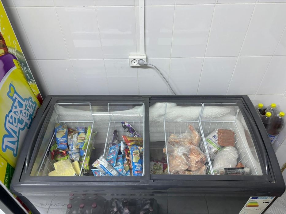 Морозильник почти новый