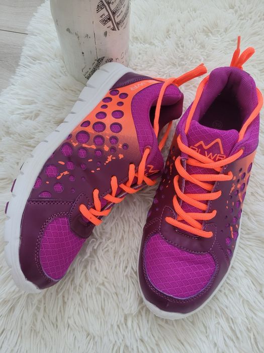 Дамски маратонки Nike и BLVR