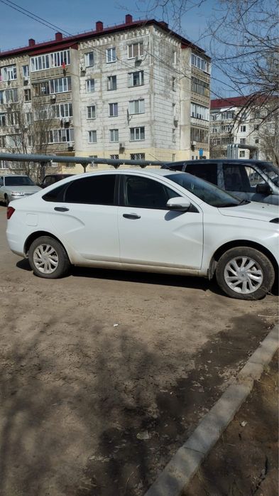 Продам машину лада веста