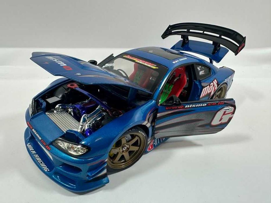 1:18 Nissan Silvia S15 import tuner.