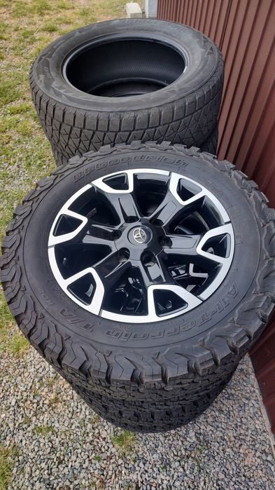 Vând jante originale Toyota Hilux265/65/17 și 265/60/18