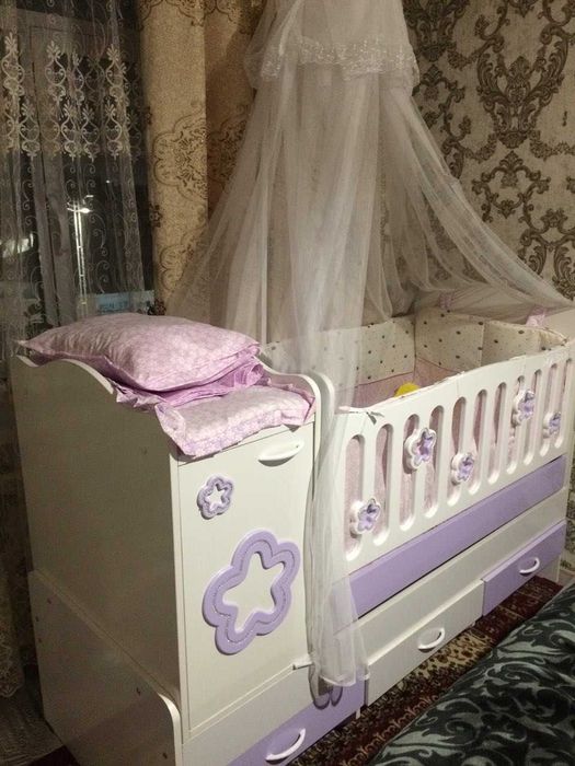 Детский кроват в хорошем состояние