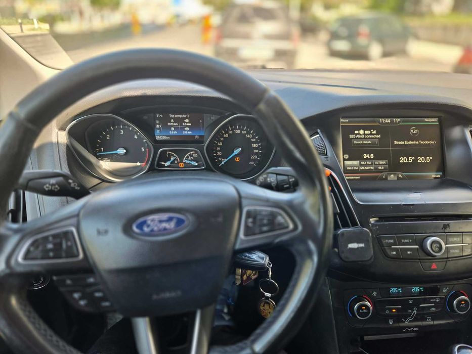FORD Focus 2015 — imagine 5