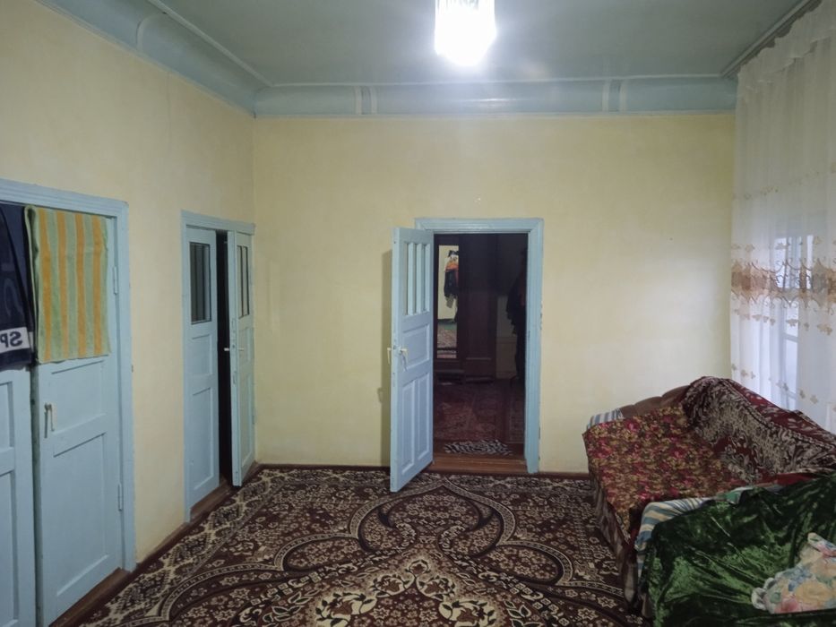 Hovli sotiladi 12 sotix