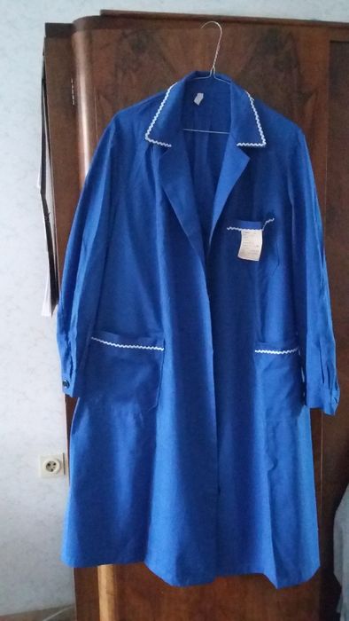 Продавам нова дамска работна престилка