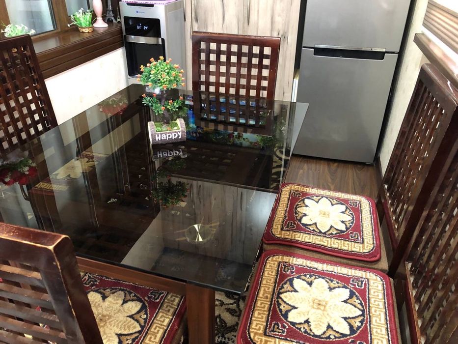 Стол стул кухняга….