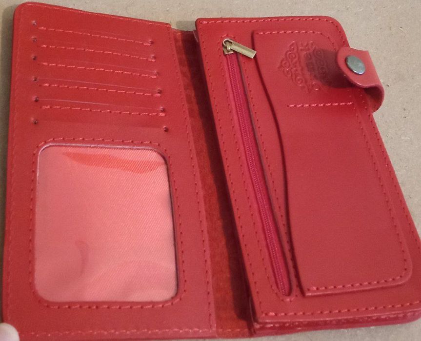 Новый кожаный кошелек