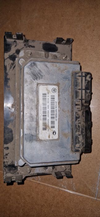 Запчасти на ваз 2111 б/у .