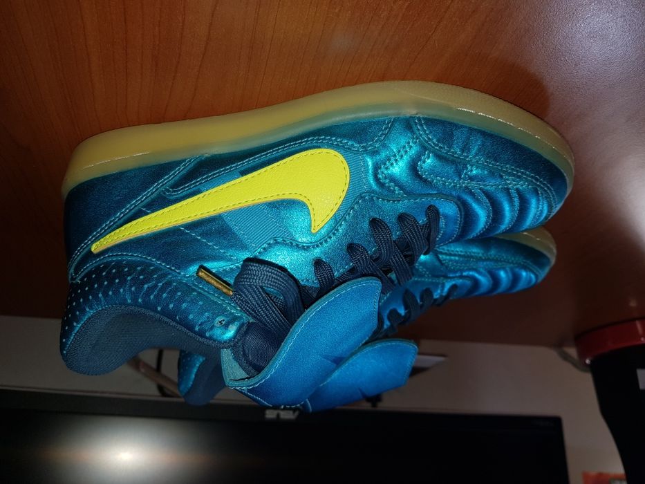 Adidas Nike