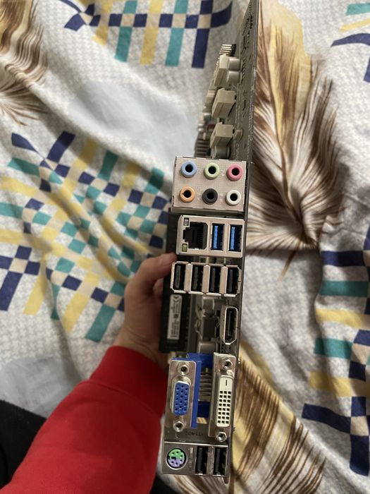 Full komplekt 2x protsessor i3-4330 + plata+ kuller+ naushnik