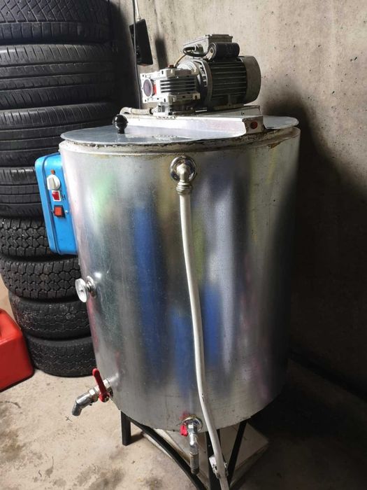 Пчеларска машина за инвентиран сироп