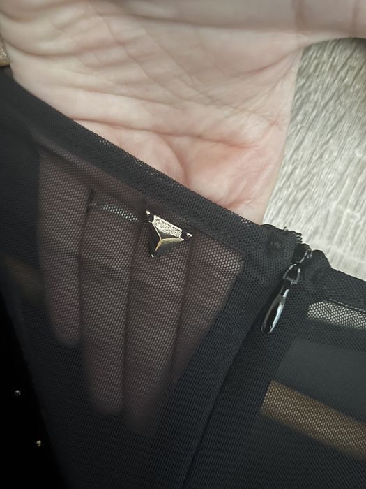 Черна рокля GUESS