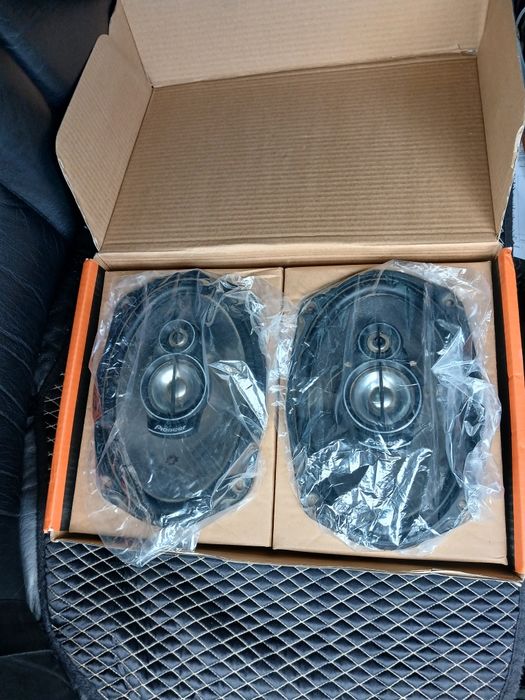 Продам колонки фирмы Pioneer в отличном состоянии