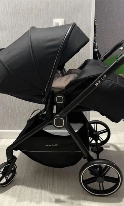 Прогулочная коляска New Luxe