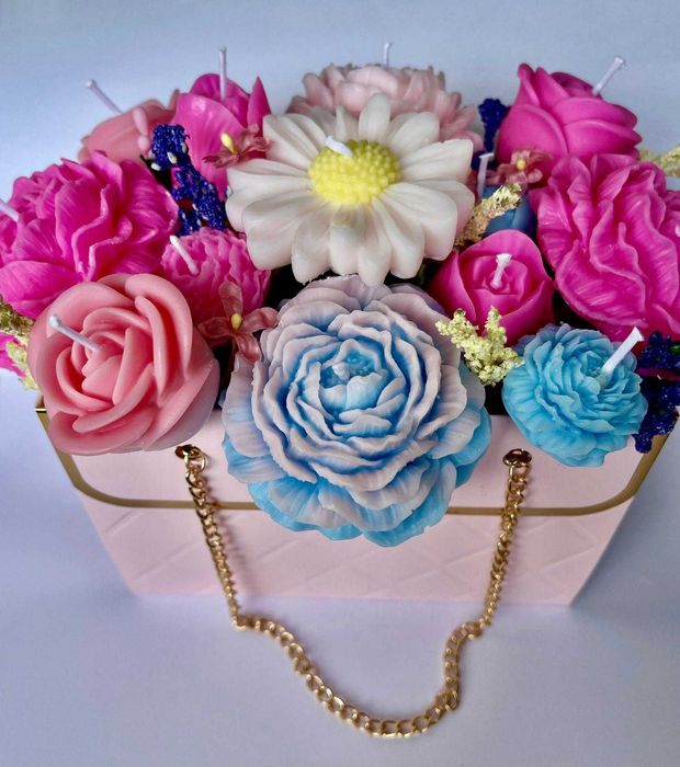 Ръчно изработени букети от соеви свещи