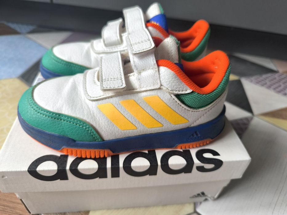 Детски маратонки Adidas номер 27