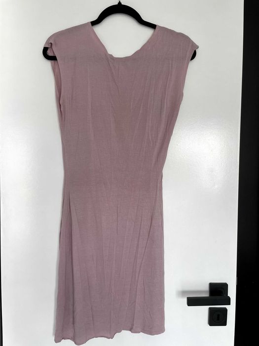 Vand rochie Rue des Trucs, roz pudrat, marime XS-M,cu franjuri in fata