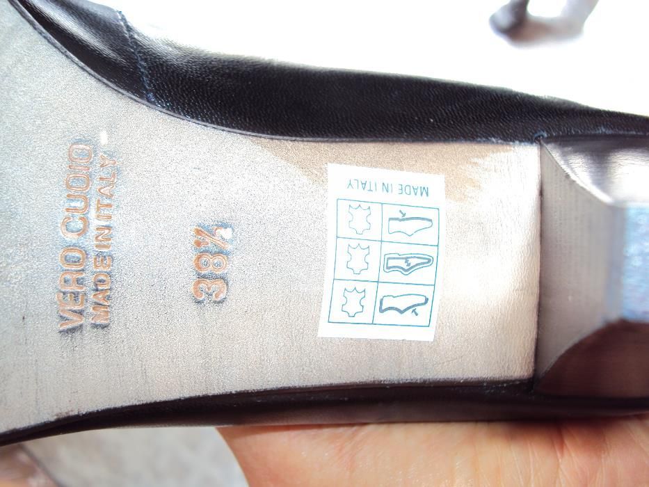 Продавам нови италиански елегантни обувки от естествена кожа . Нови !