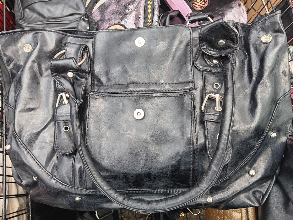 Затворен Магазин Чанти 5-10лв.на едро