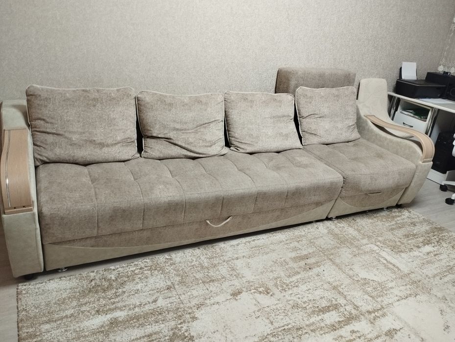 Продам угловой диван.