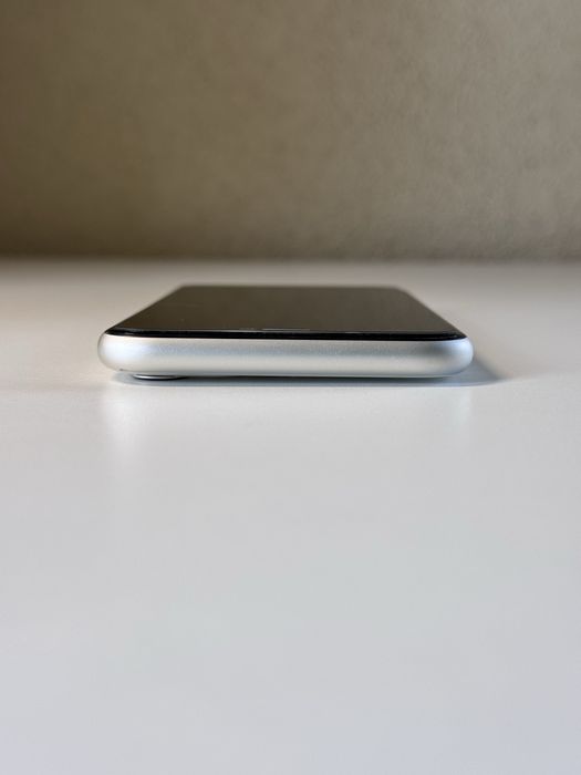iPhone 11 128GB Бял – Батерия 100%, Като Нов, Отключен