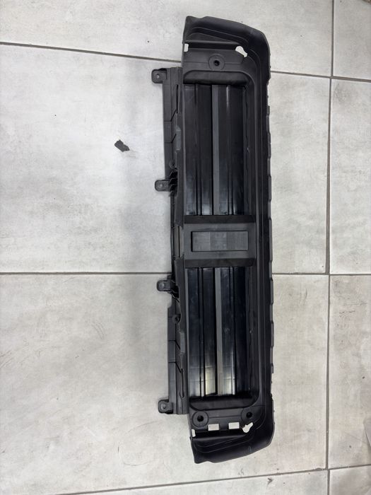 Hyundai Santa Fe 2024 и выше нижний жалюзи радиатора air shuter.
