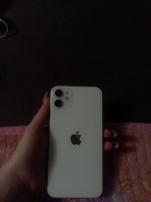 Продам айфон 11 128 гб