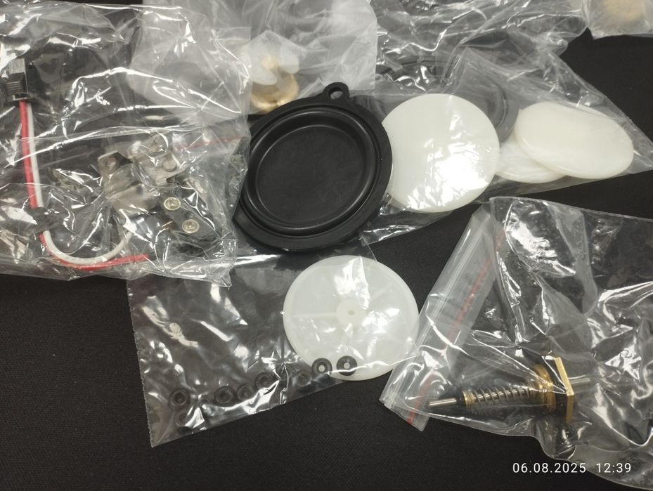 Газовых калонках запчасти диафрагма рем комплект. Gazoviy kolonka zapc