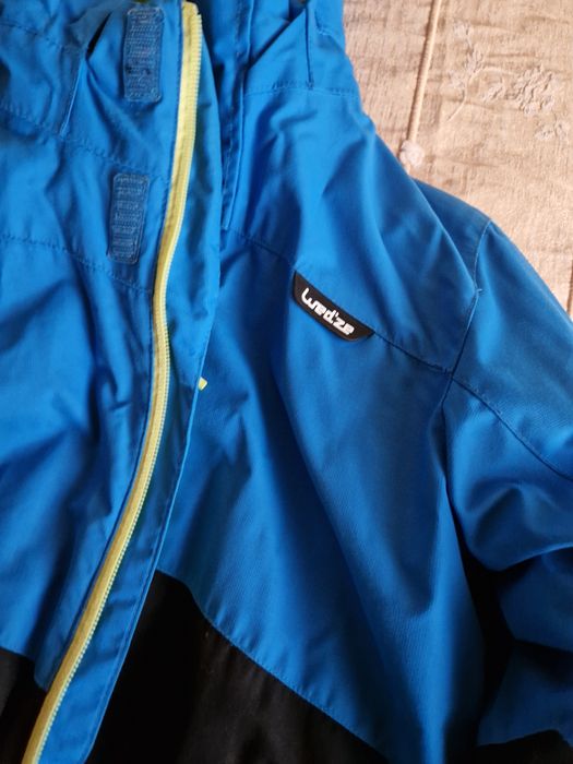 Vand geaca Wedze marime 142 sau 10 ani