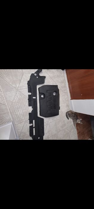 Декоративная крышка двигателя