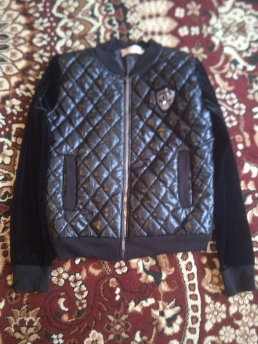 Kitilcha kurtka ayollar uchun