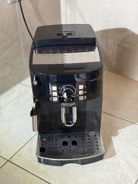 Кафемашина кафеавтомат DeLonghi Magnifica S