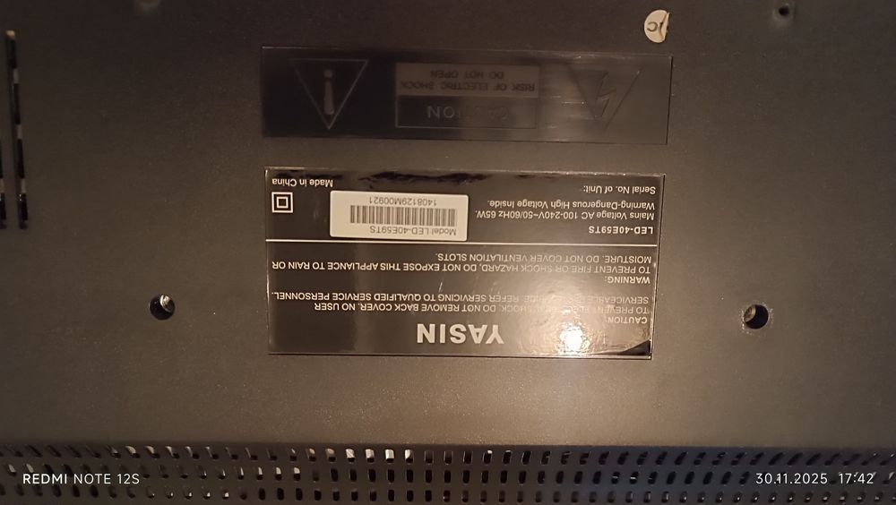 Yasin Tv 40  xolati yaxshi smart box bilan pultlari ishlaydi alo daraj