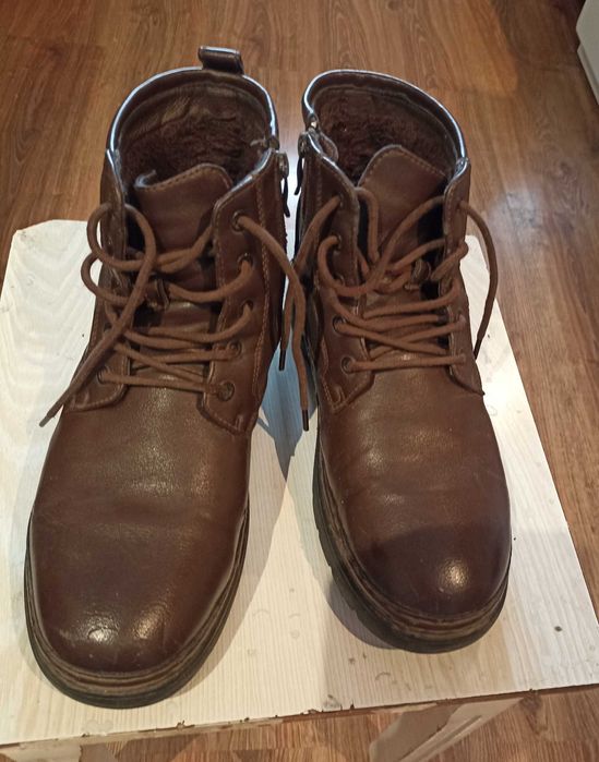 Продам мужские ботинки