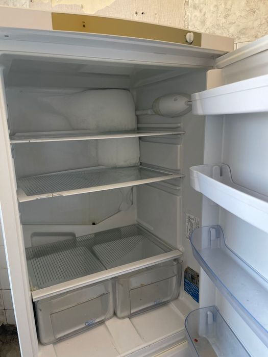 Холодильник indesit