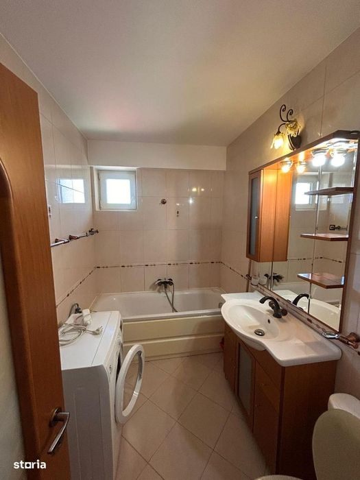 De inchiriat Apartament 2 camere, zona Centru.