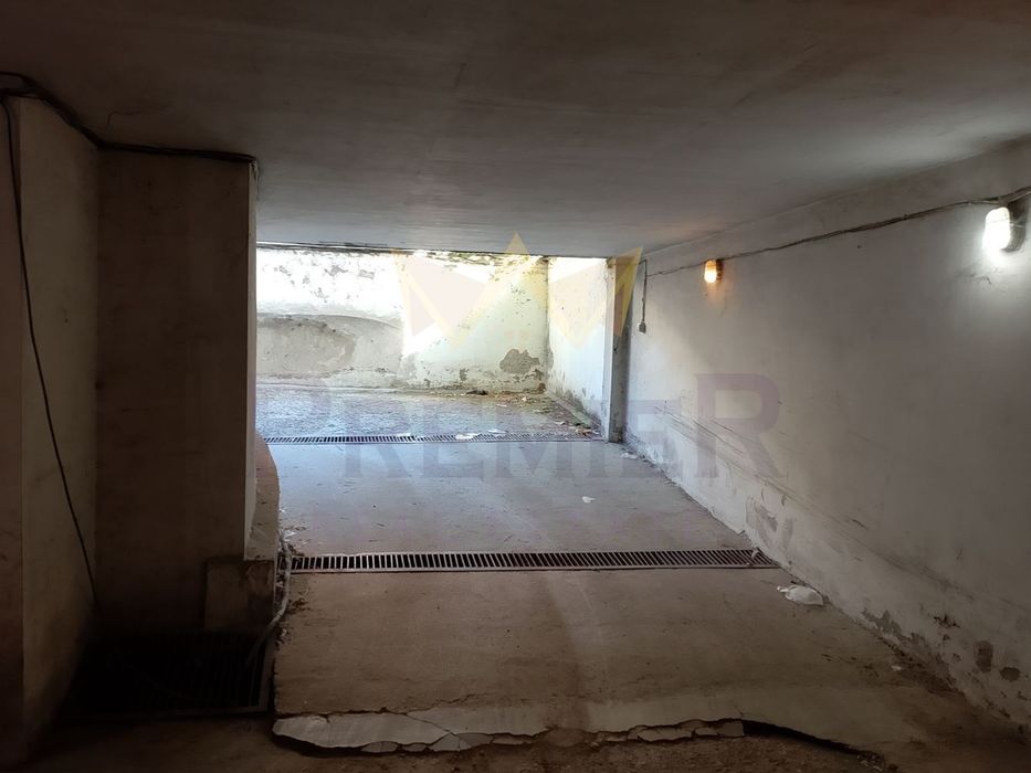 Продава се Гараж / Паркомясто в Пловдив, Кючук Париж - 18 кв.м за 1667 €/кв.м - Снимка #3