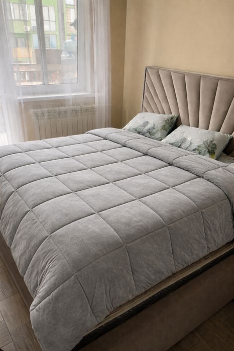 Двуспальная кровать