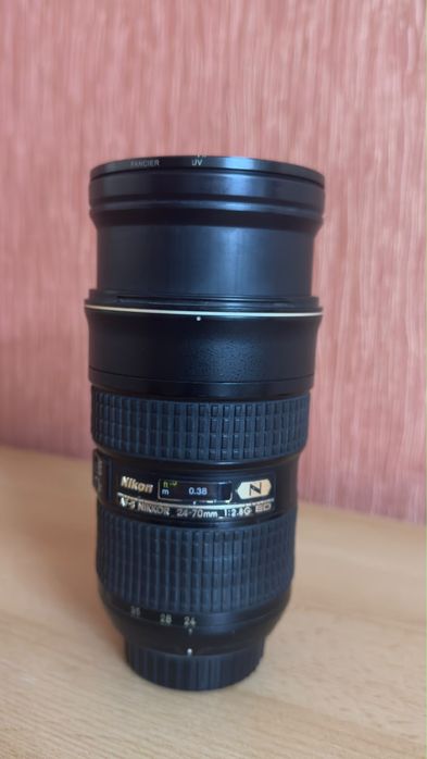 Продам объектив Nikon AF-S Nikkor 24-70mm f/2.8G ED