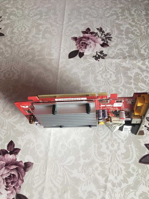 Видеокарта ASUS AMD Radeon HD 3450 DDR2 DVI VGA PCI-Express