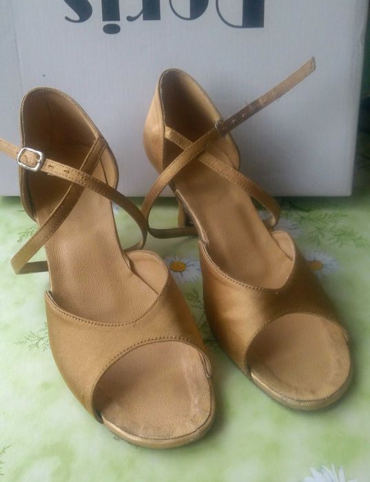 Дамски обувки и ботуши - 37 и 38