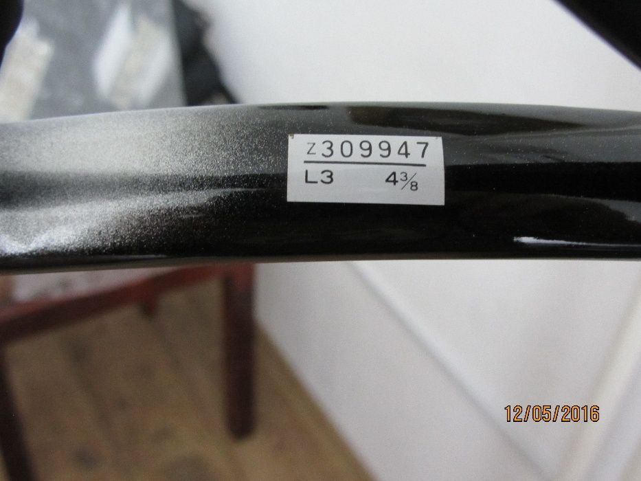 Тенис ракета тип GEMINI 100 без кордаж