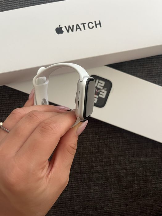Apple watch SE- много добро състояние